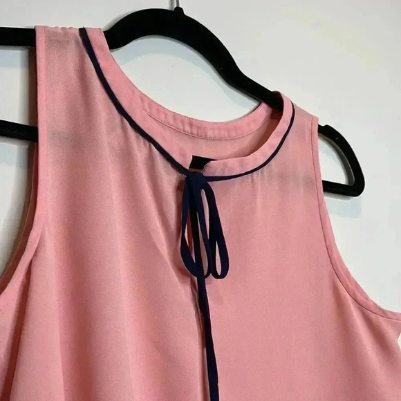 Loft Pink w/ Black Trim Top - Picture 6 of 6